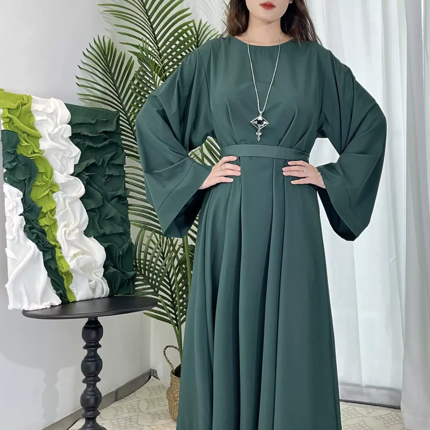 

Однотонное закрытое мусульманское платье Абая Абая для женщин Дубай Роскошные турецкие платья Исламская одежда Кафтан Мусульманский халат Рамадан Ид