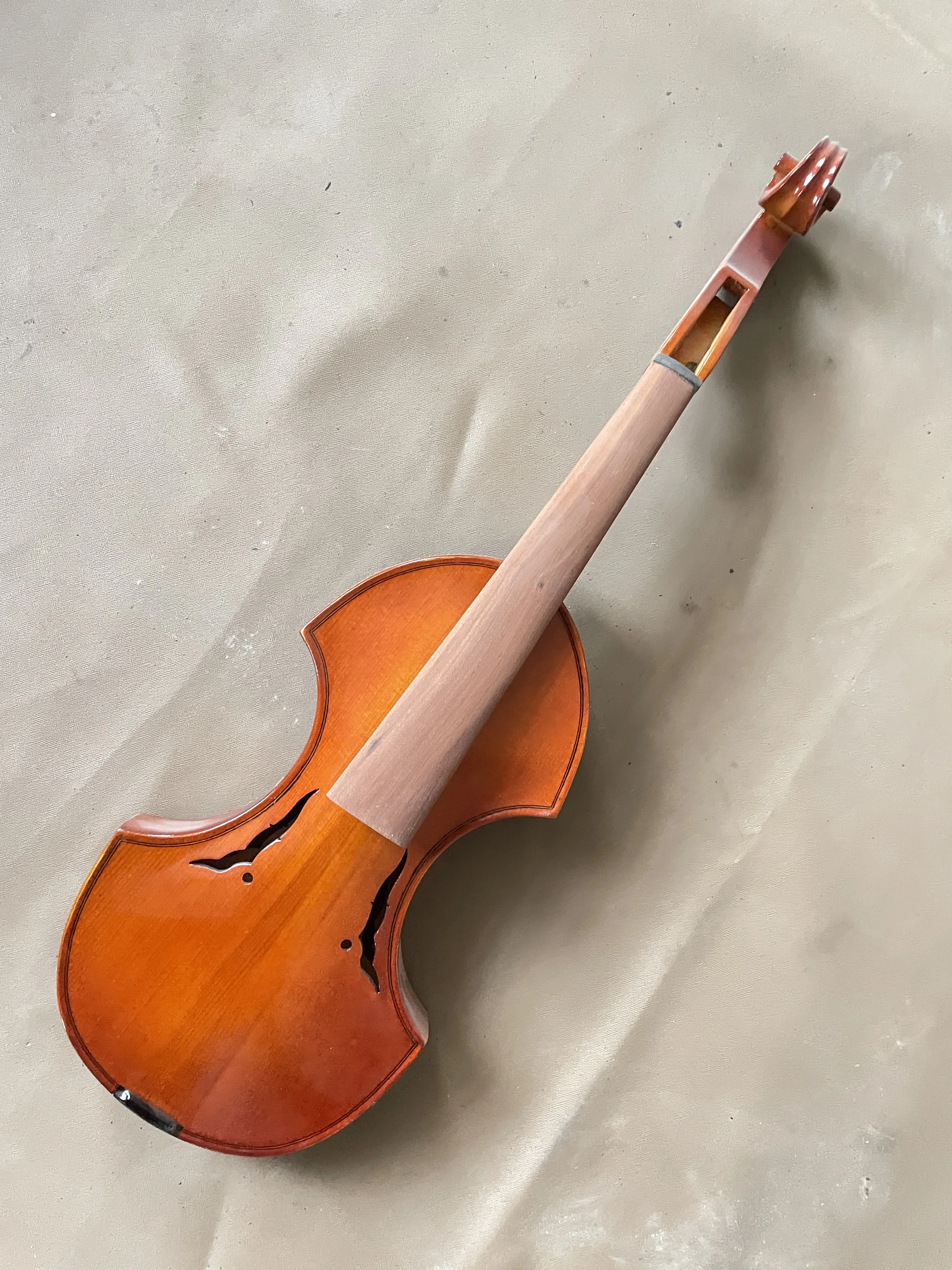 Beautiful Alien Violin, Full Size, Rare Flowers, Spruce Board, Maple Backboard, Ebony Fingerboard, High Quality, 4/4 with All Ac