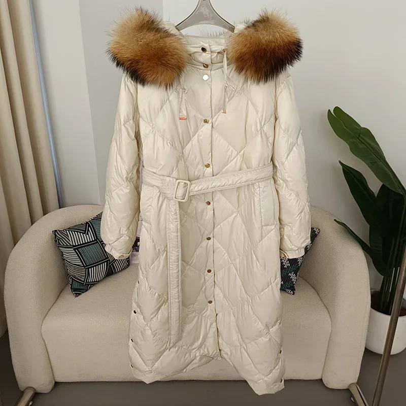 Menina Bonita echte Fuchs Waschbär Pelz kragen Kapuze Winter Frauen weiße Ente Daunen lange Jacke Gürtel weibliche warme Mantel Luxus Oberbekleidung