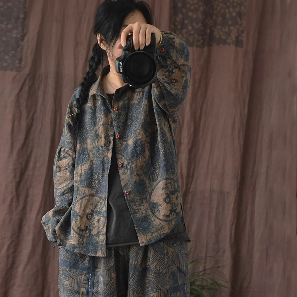 

Женская льняная блузка на пуговицах, рубашка с длинными рукавами и фонариком, дизайнерская легкая туника с винтажным принтом и отложным воротником