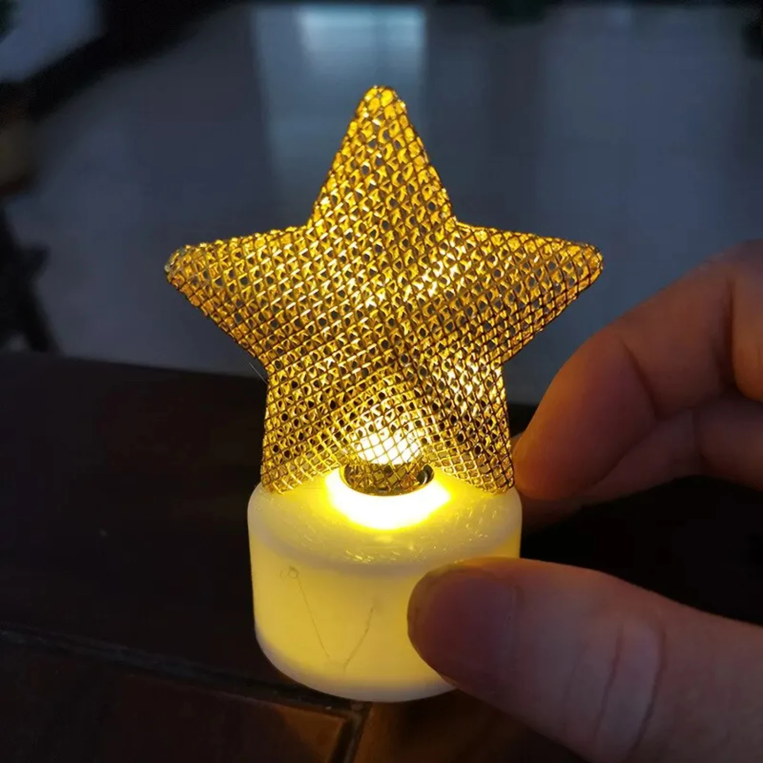 Lindo dourado LED eletrônico vela lâmpada, respirável cintilante adição às celebrações festivas de Natal, novo criar um criar um