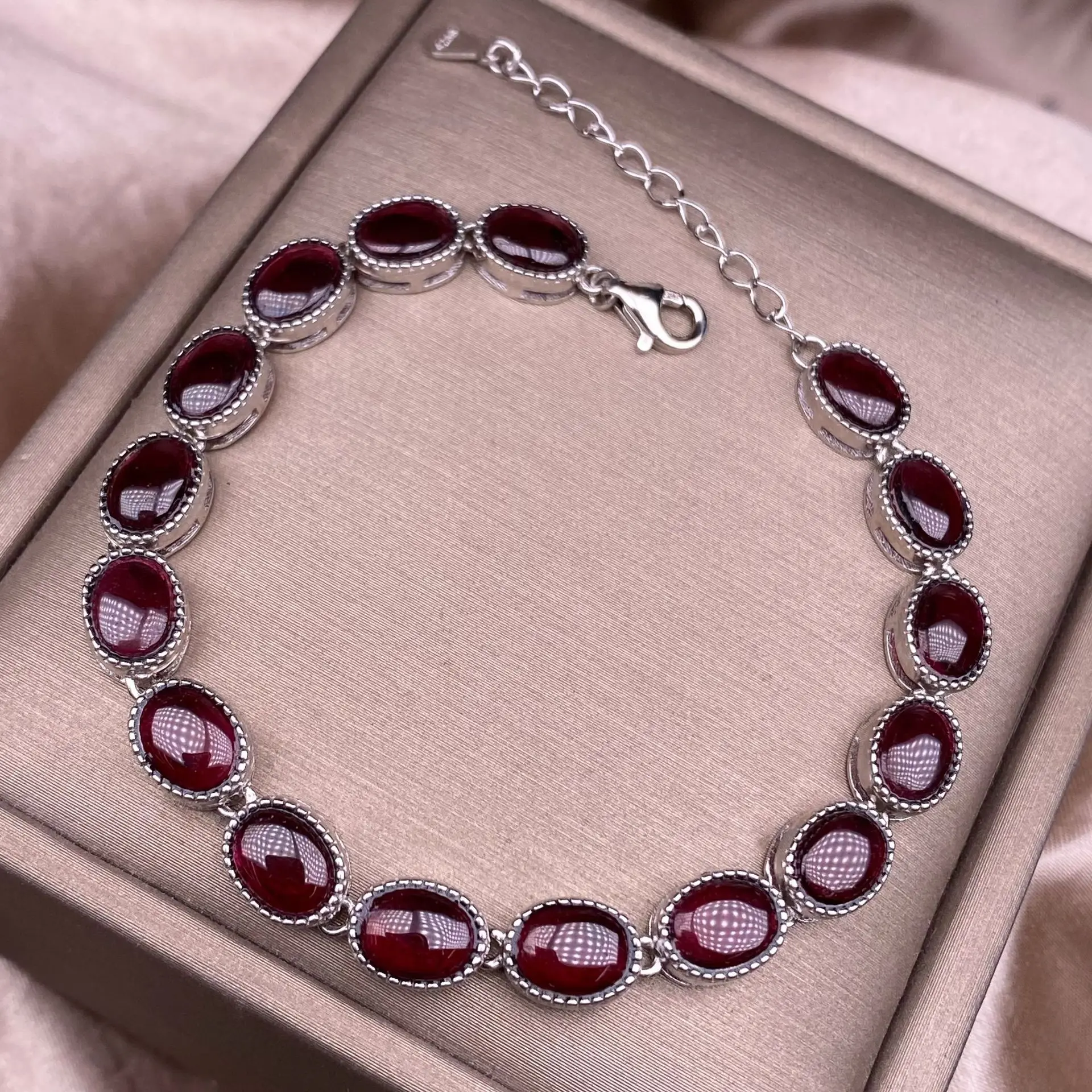 HOYON Natural Purple Teeth Garnet Women\'s Bracelet Ruby s925 Pure Silver Couple Bracelet Jewelry with Colorful Crystal Gemstone