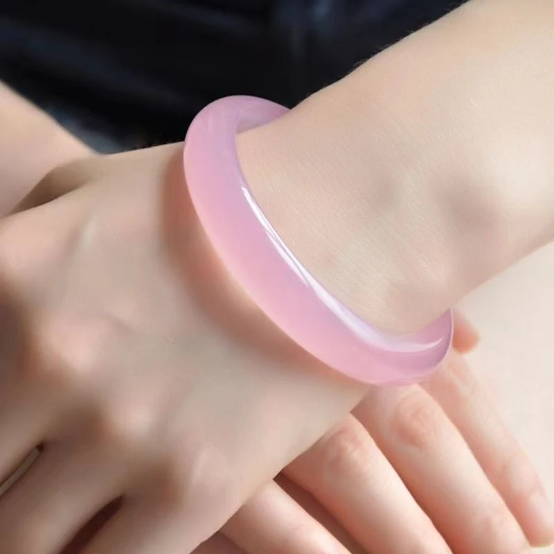 New Natural Ice Powder Chalcedony Bracelet, Elegant, Fashionable and Versatile Girl Model