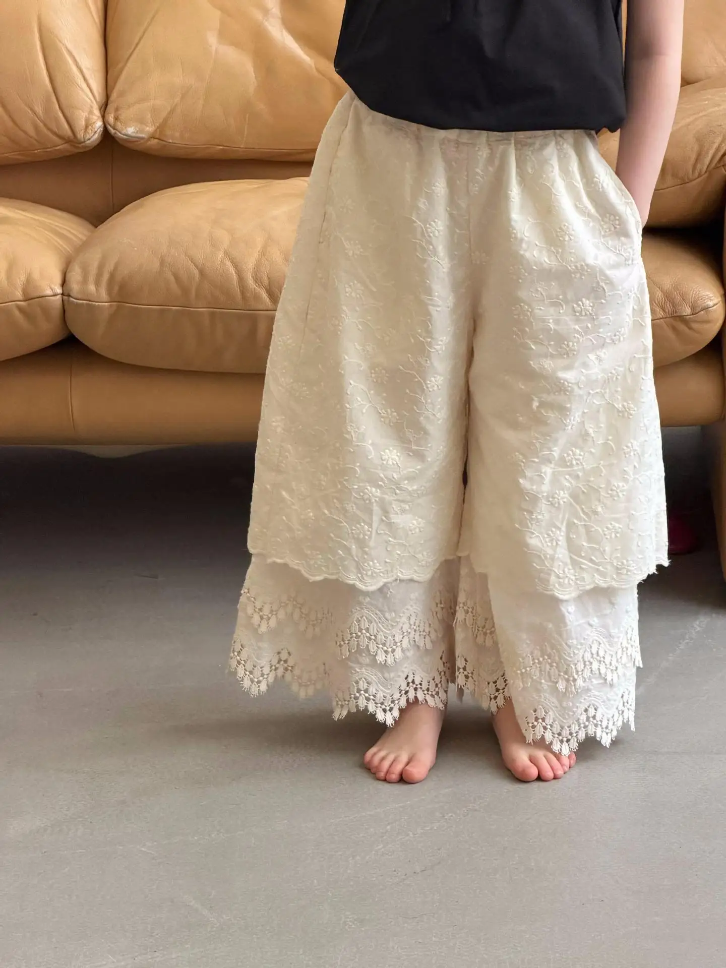 

Korean Children Clothing 2026 Summer New Girls Pants Embroidered Lace Casual Versatile Wide Leg Pants