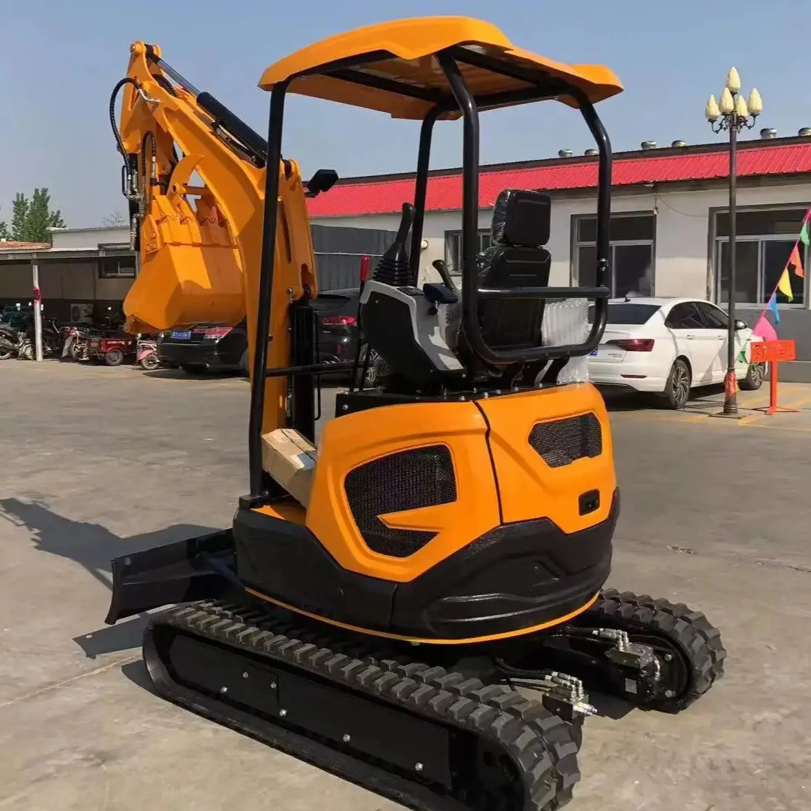 

Factory Customized New 2.0 Ton Mini Excavator - Cab-Equipped Small Crawler Excavator, Earth Moving Machinery