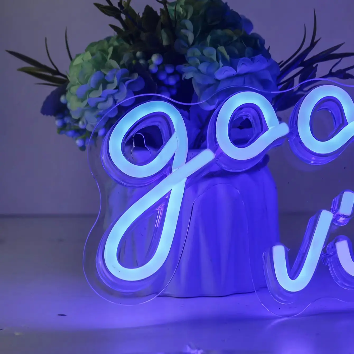 1pc LED Neon Mold style good vibes USB Powered Neon Sign Decorative Light, Bedroom, Party, Wedding, Game Room, Perfect Gift