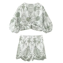 Taop&Za 2024 Spring New Product Women's Fashion and Casual V-neck, 5/4 Sleeve Embroidered Top, Embroidered Shorts Set