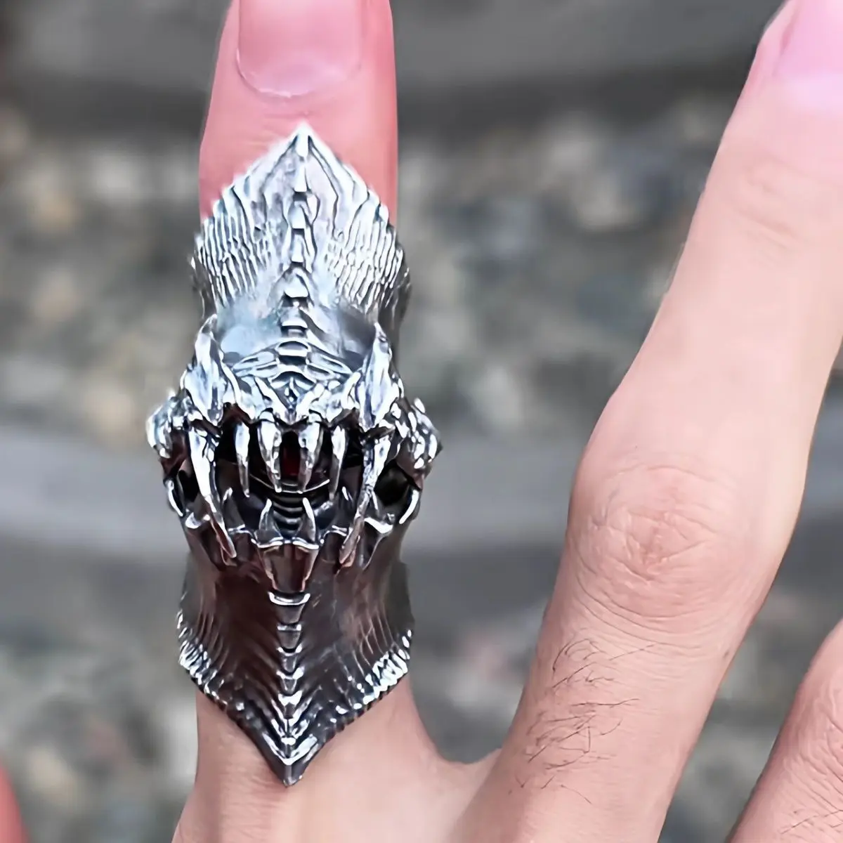 Vintage Teufelsauge-Ring mit Beweglichem Indexfinger, Punk-Statement-Ring, Gotischer Partyschmuck – Detail 5
