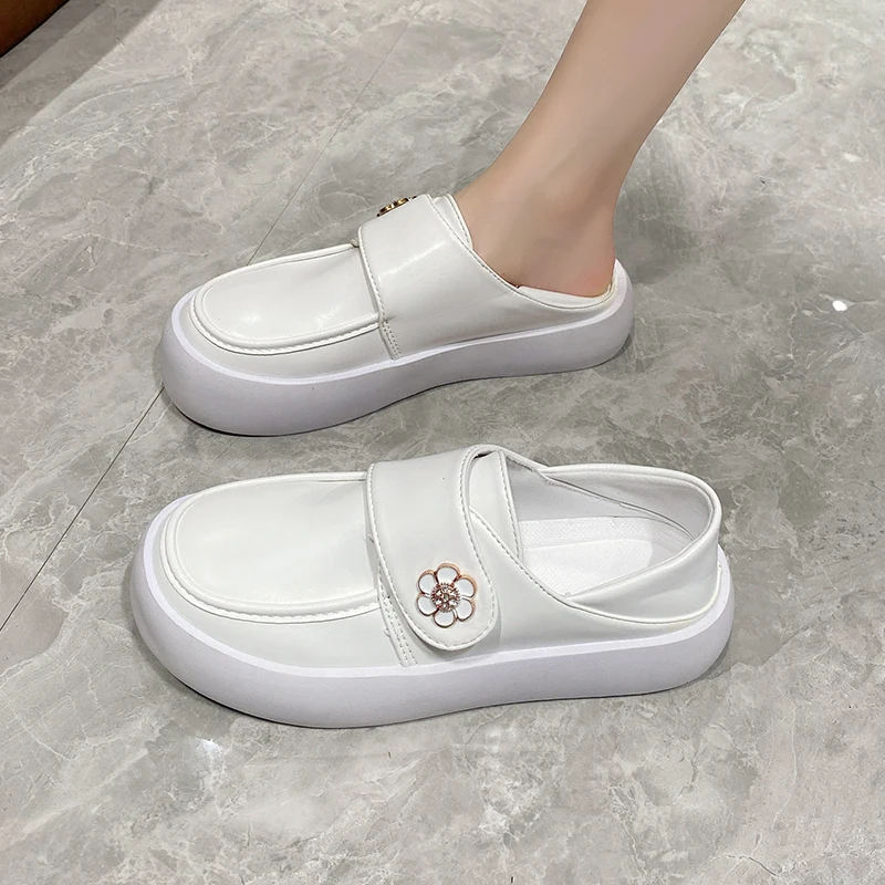 Ladies Non Slip White Medical Staff Shoes Smooth Leather Slip On Insole Clinic Daily Healthcare Worker Walking Footwear view 2