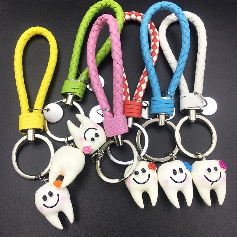 10Pcs Dental Gift Teeth Shape Model Simulation Tooth Key Chain Chinese Knot Key Chain Dentist Gift for Dental Clinic