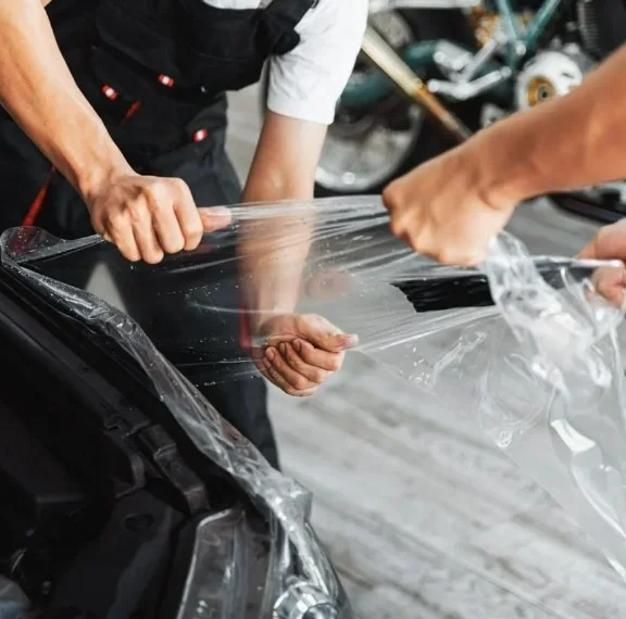 ฟิล์มใสกันรอยรถยนต์ TPU PPF คุณภาพสูง เงา 152ซม.*15ม. ซ่อมแซมตัวเองได้ ปี 2025 จากโรงงาน