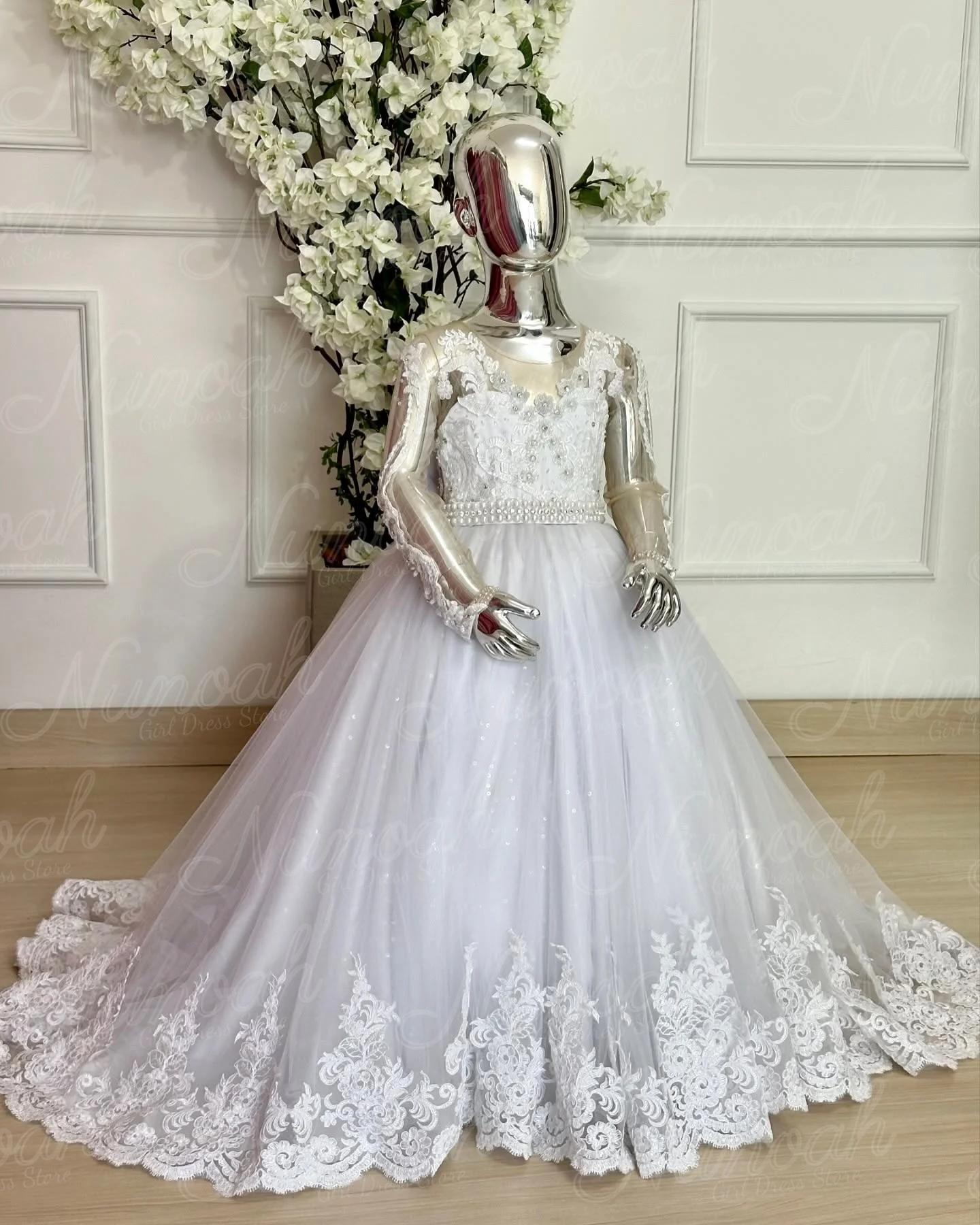 

White Flower Girl Dresses for Wedding Lace Applique Beaded Girl Birthday Gowns for Photoshoot First Communion Gowns Customized