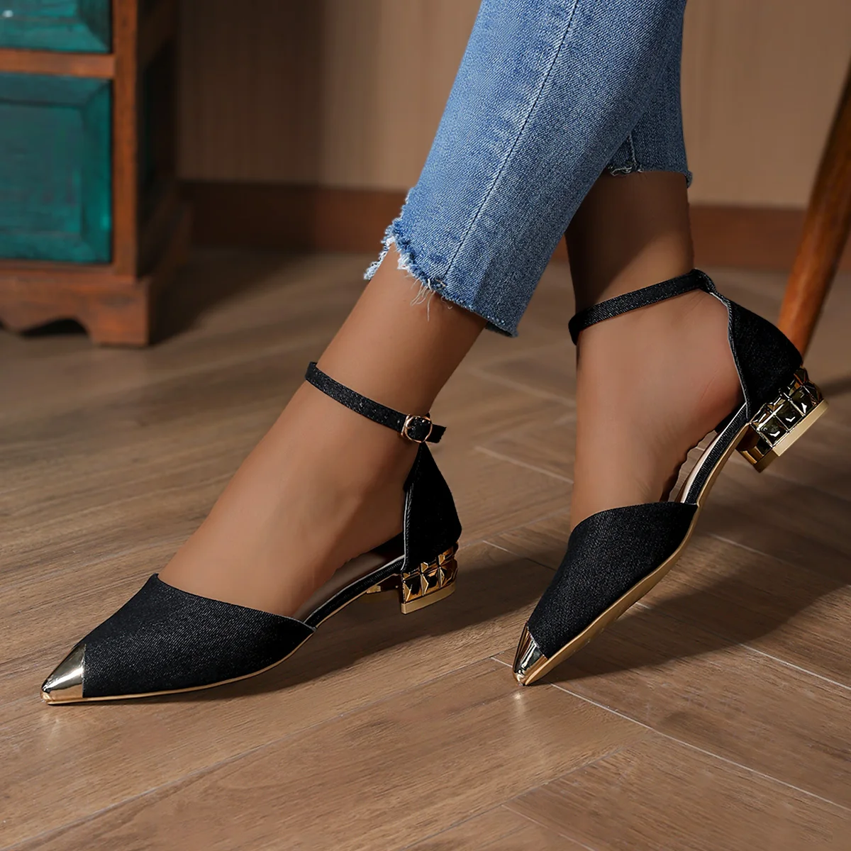 

Женские сандалии, летняя повседневная обувь на каблуке, женская летняя золотая обувь с открытым носком, женская обувь на низком каблуке с ремешком на щиколотке, женская обувь