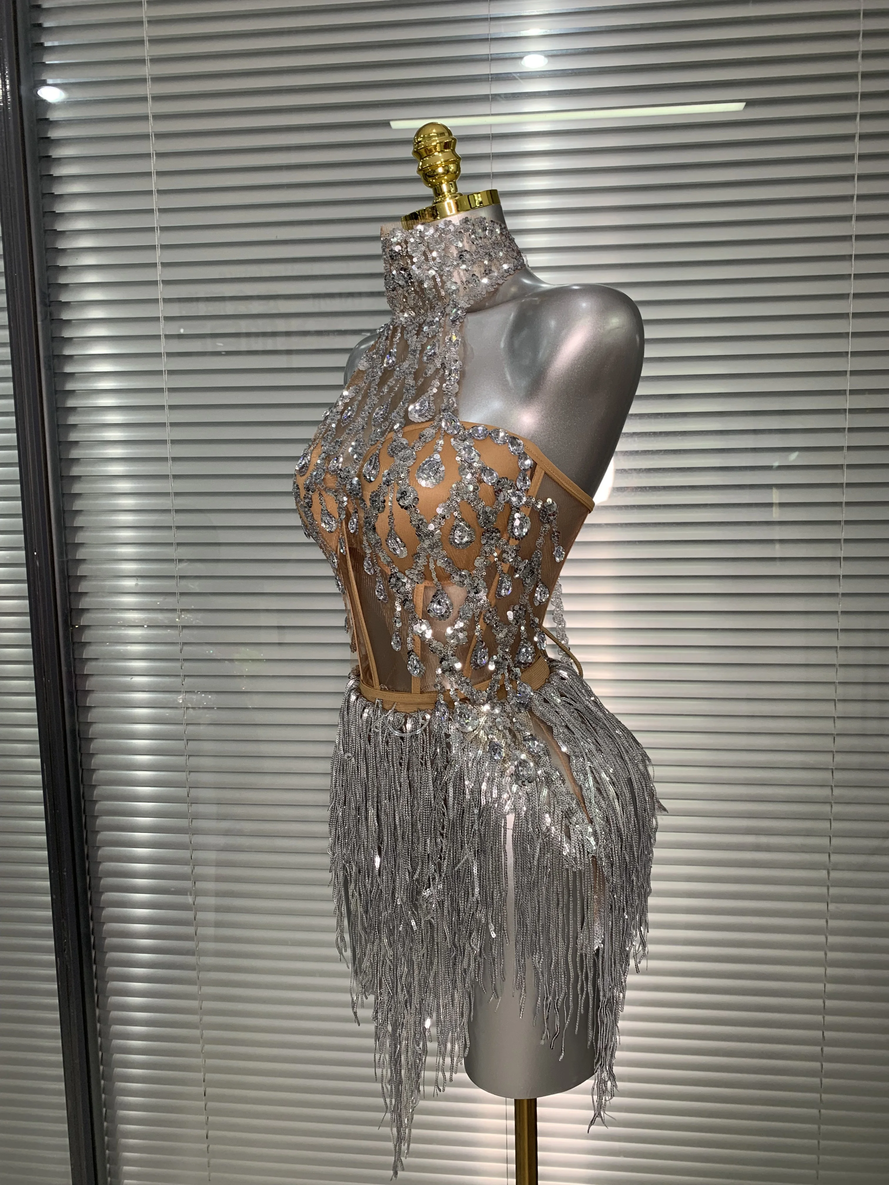 

Women Sexy Sequins Silver Sparkly Two Pieces Set Shinning Night Club Skirt Suits Singer Dancer Stage Dancer Costume