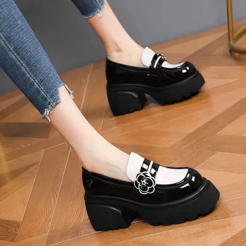 Spring and Autumn Explosion British Style Thick Soled Small Leather Shoes Women Fashion Muffin Loafers Flower Style Single Shoes