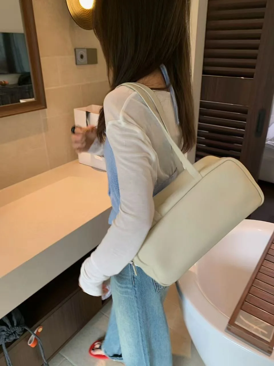 

Женская легкая футболка Lilian Fueeh с длинным рукавом и круглым вырезом, из комфортного хлопка, для повседневной носки, модная, весенняя коллекция