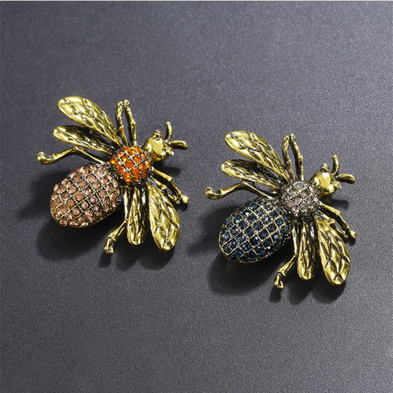 Vintage Exquisite Bee Rhinestone Brooches For Women Fashion Shiny Insect Brooch Pin Cute Badges Clothing Suit Corsage