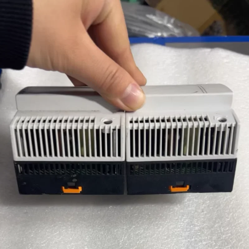 Brand new original power supply module  2868651 STEP-PS/1AC/24DC/2.5