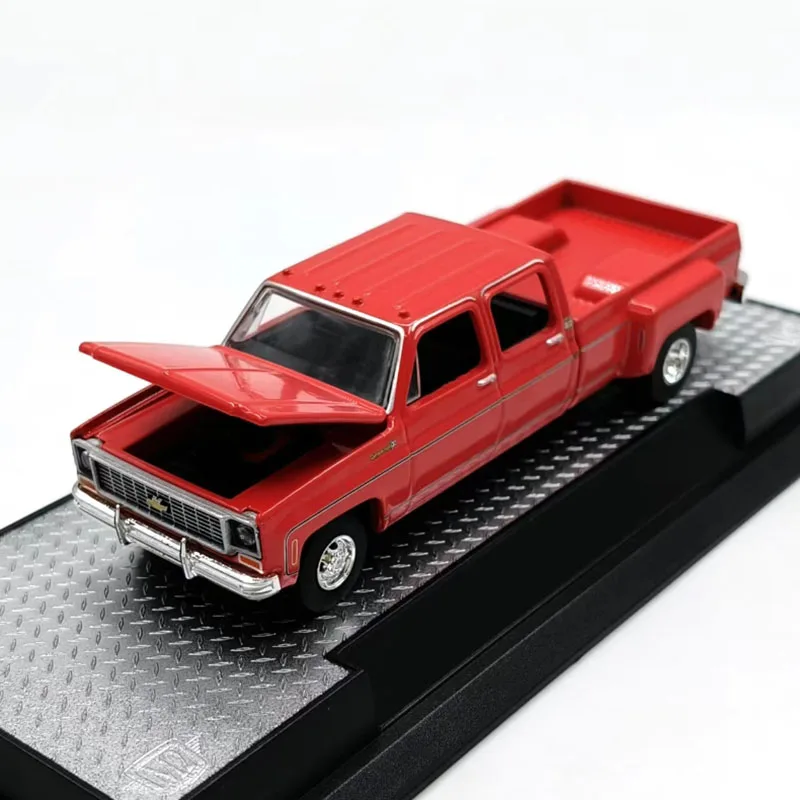 

M2 Diecast 1:64 Scale Elongated Pickup Truck Alloy Simulation Car Model Static Collection Decorated Holiday Toys Souvenir Gift