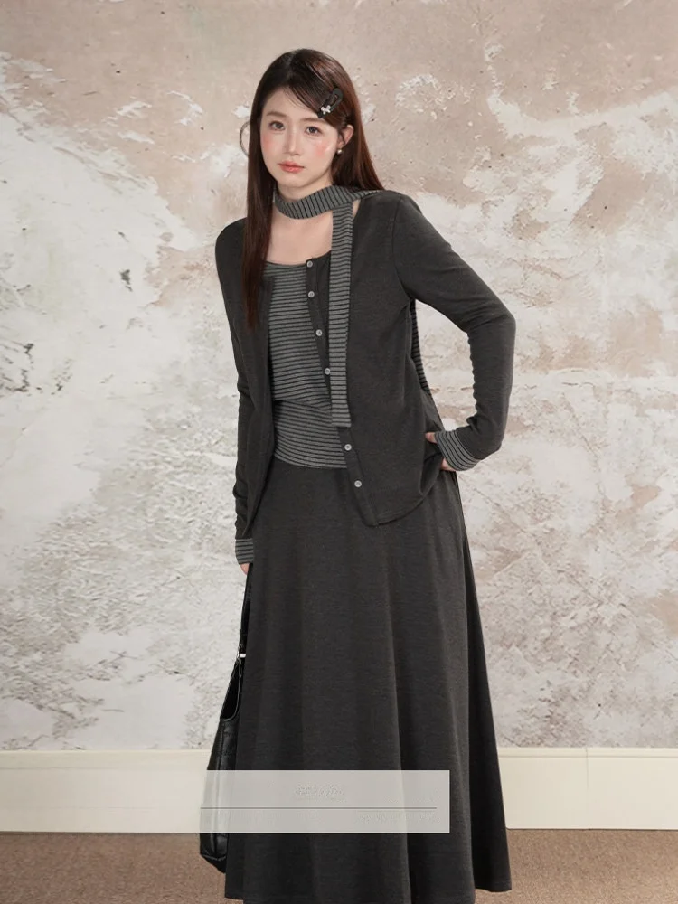 

Новинка: Женский комплект из двух предметов (имитация) с полосатой лоскутной юбкой и футболкой больших размеров, осенний, для повседневной носки, в корейском стиле, прямого кроя, с длинным рукавом