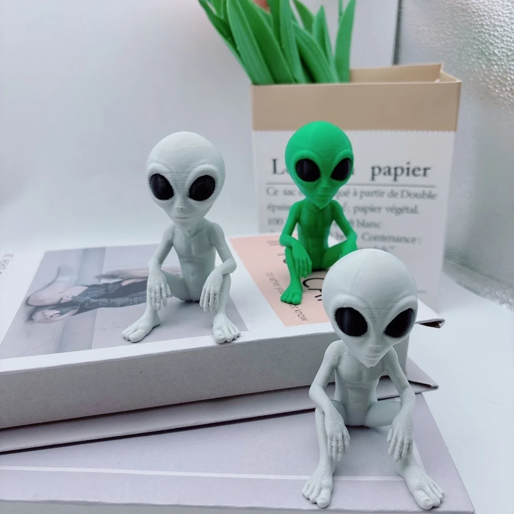 Alien Statues, 3D Printed Fantasy Aliens, Fun and Humorous Space Decorations, Suitable for Indoor/outdoor Decoration