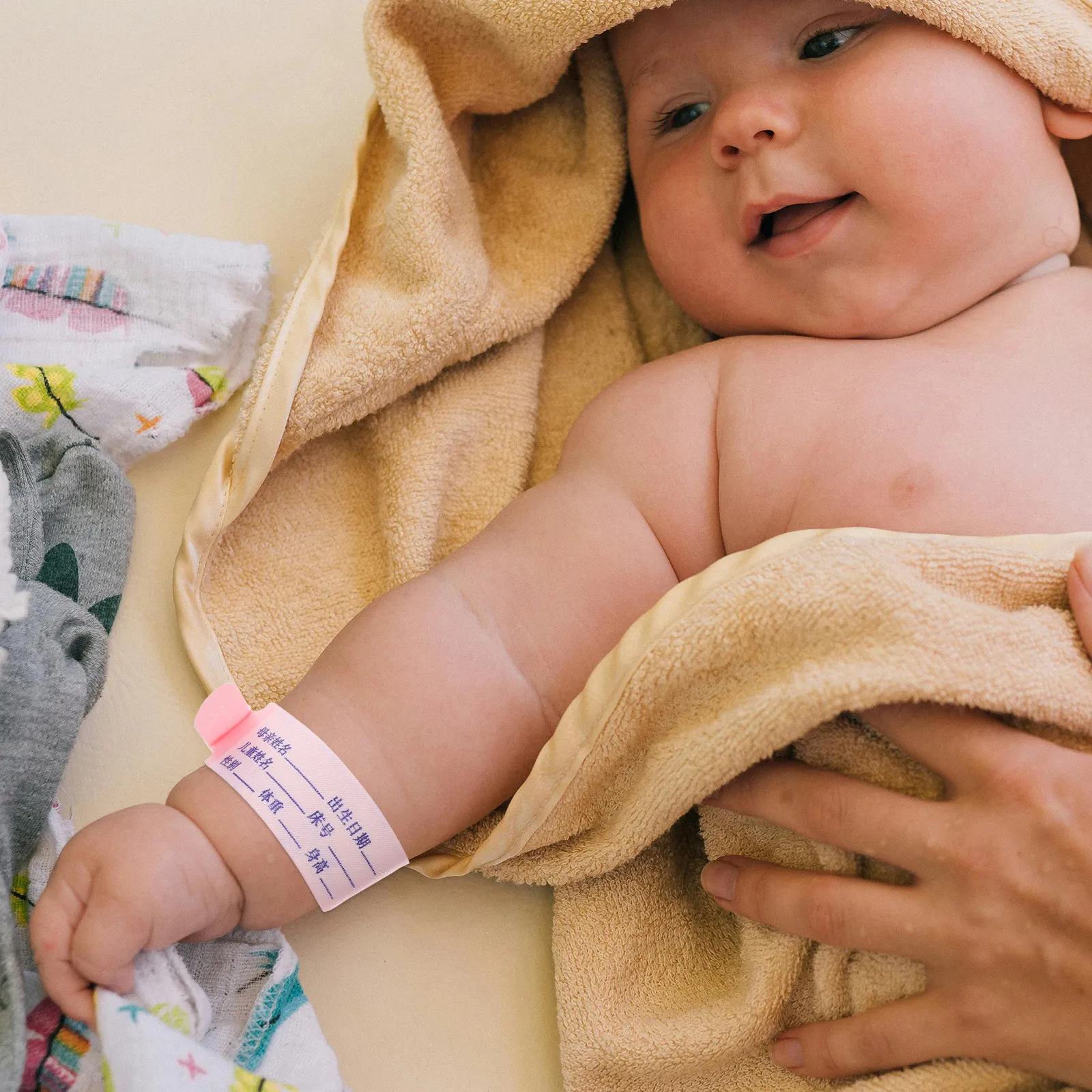 

100 шт. идентификационных браслетов: комфортные, мягкие медицинские браслеты для пациентов, для идентификации в больнице