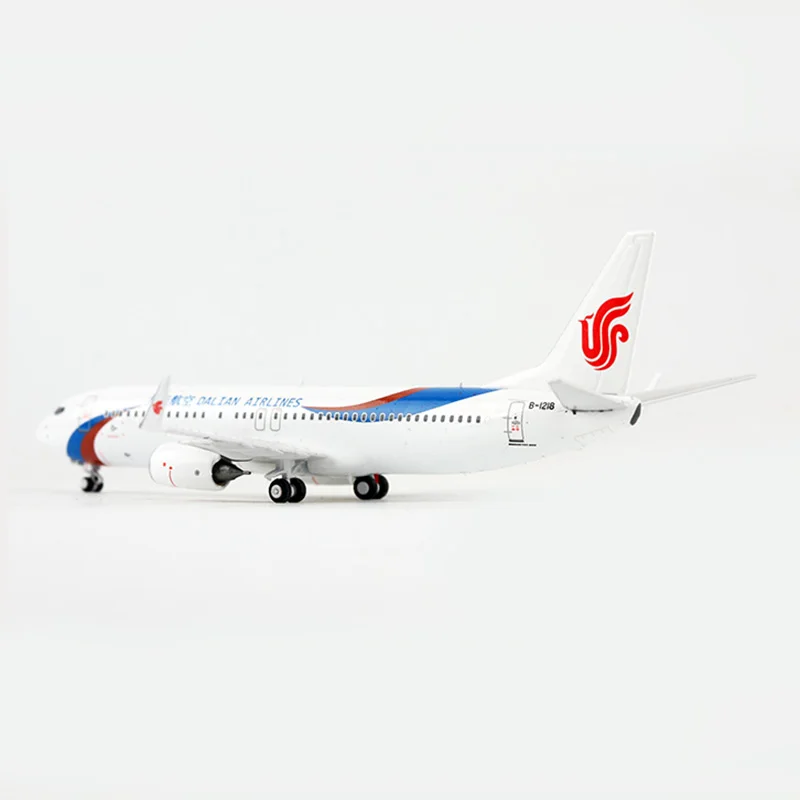 

Die cast 1:400 scale Dalian Airlines B737-800 civil aviation aircraft simulation model collection for men's gifts