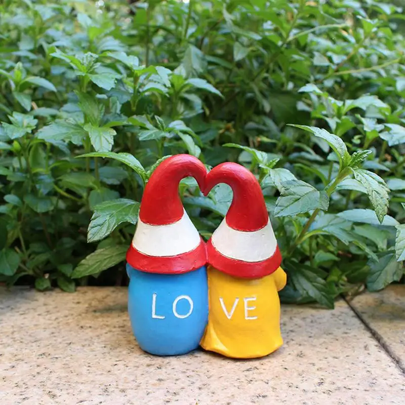 Cute Gnome Couple in Love Collectible Figurine Best Friends Lovers Romantic Statue Indoor Outdoor Garden Patio Home Decor