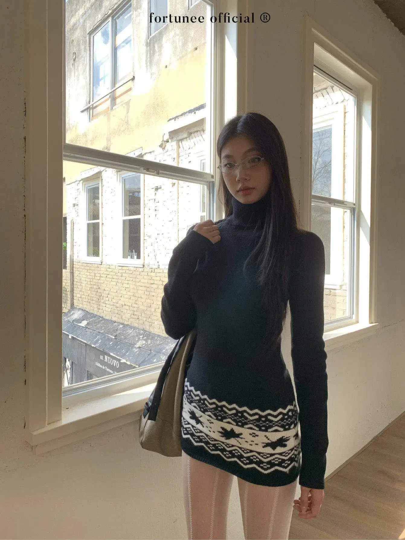 

Оригинальный осенне-зимний свитер Fortunee с высоким воротником, облегающий, вязаный, с цветочной вышивкой, для повседневной носки