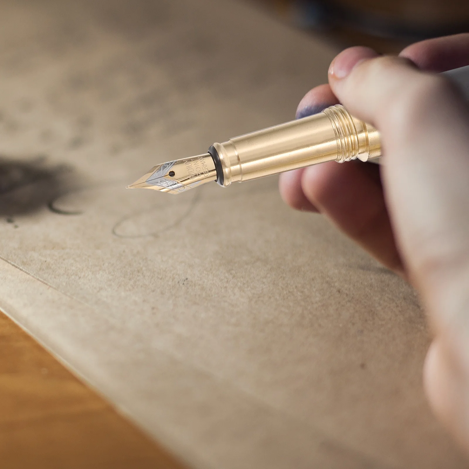 Purple Sandalwood Fountain Pen Portable Compact Small Size Calligraphy Pen Student Office Writing Fine Tip Writing Fountain Pens