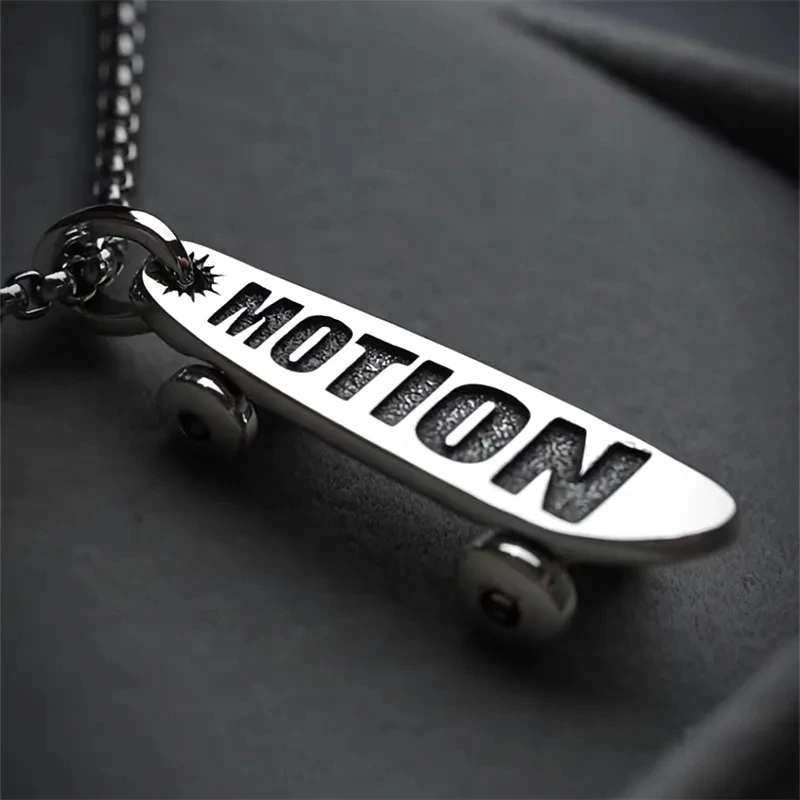 Europe and America Fingertip Skateboard Pendant Necklace Men's Cool and Handsome High End Hip Hop Party Necklace Jewelry Gift