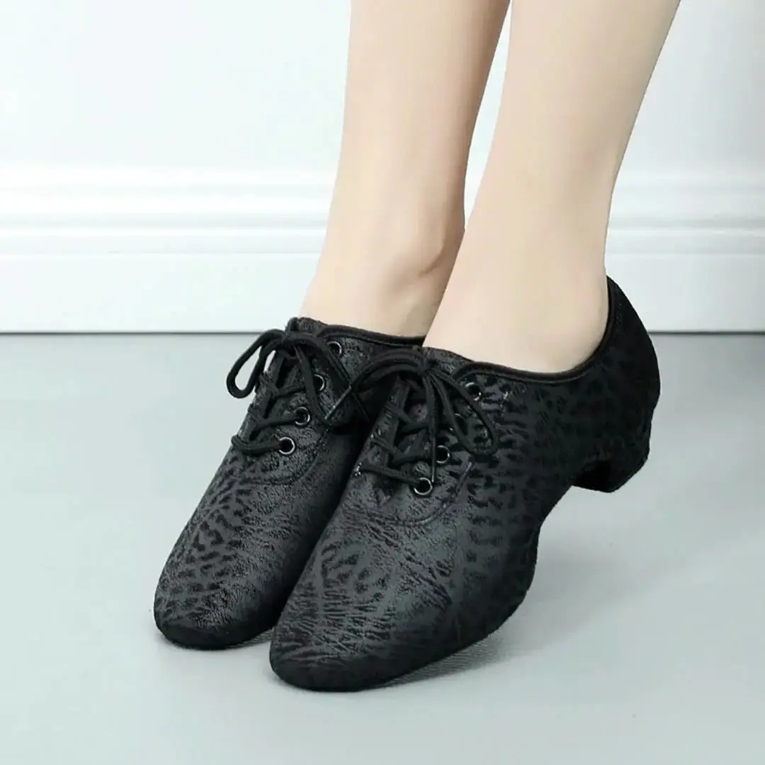 Unisex Ballroom Dance Shoes Women Latin Dancing Heels Jazz Rhythm Teaching Shoes Professional Modern Latin Dance Shoes Women Men