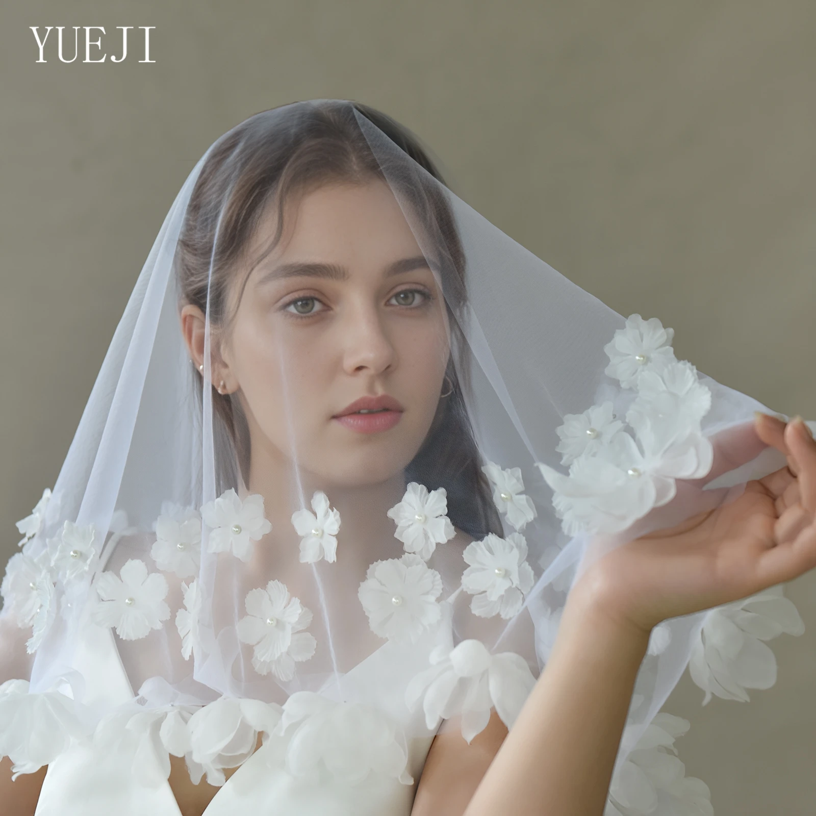 YUEJI  3D Flower Embellished Bridal Wedding Veil Round Comb-Free Veil To Cover Face Blush Summer Light And Breathable Tulle V230