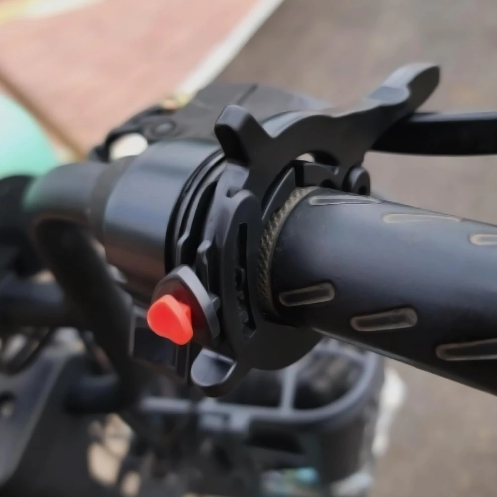 Motorcycle Cruise Control Motorcycle Throttle Lock Universal Oil Control Throttle Assist for Motorcycles Scooter