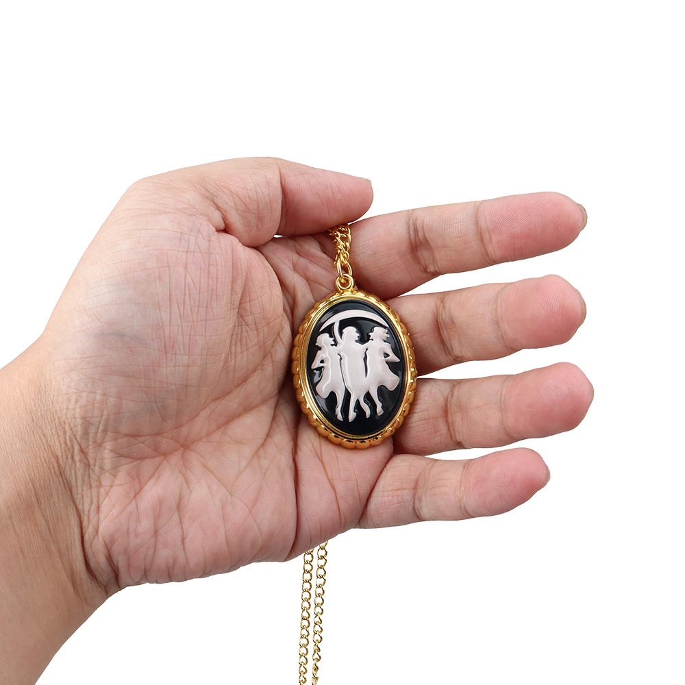 Agatha Cameo Kolye Harkness Darkhold Günlükleri Metal Kolye 5 cm Komik Agatha Her Boyunca Cosplay Sahne Çoğaltma Takerlama