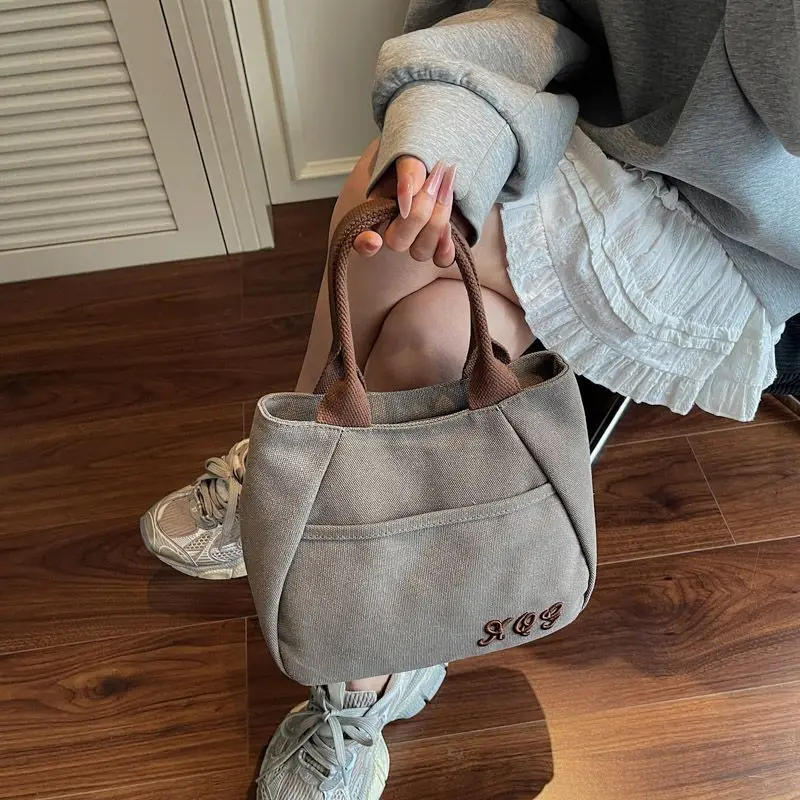 Retro-Canvas-Einkaufstasche zum Pendeln zur Arbeit. Kleine lässige Canvas-Tasche für Damen. Handgehaltene Tragetasche. – Detail 18