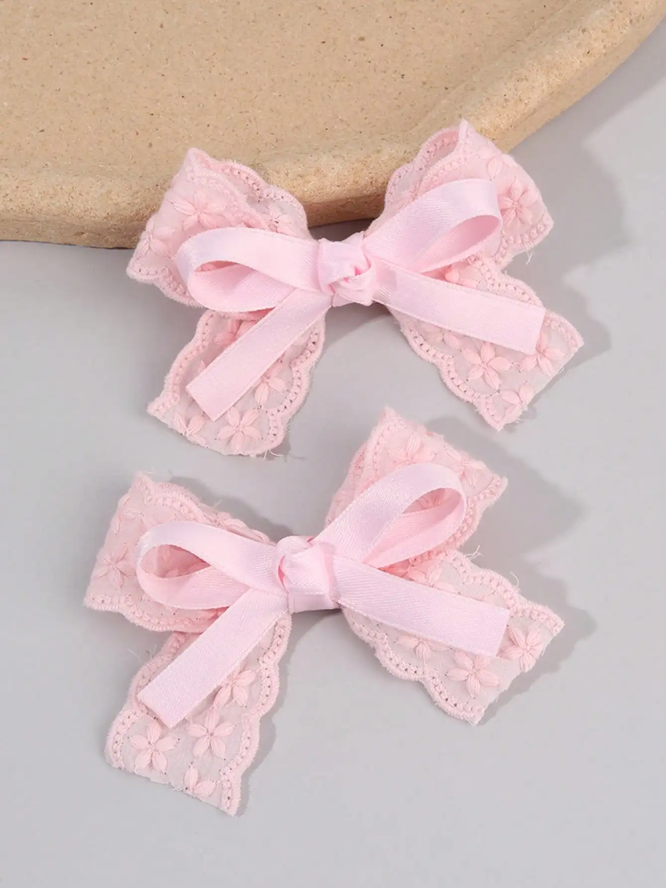 

2pcs Pink Hair Clips, Girls Pink Embroidered Flower Bow Hair Clips, Solid Color Satin Bow Alligator Clips, Girls Fabric Lace Bow Hair Clips, Wedding Party Hair Accessories, Baby Hair Decorations
