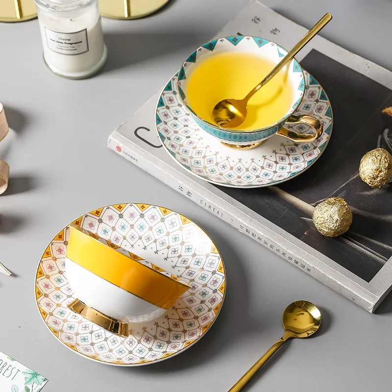 

Bone China Tea Cup Saucer Spoon Set 200ml British Coffee Gold Porcelain Ceramic Teacup Cafe Espresso Drinkware