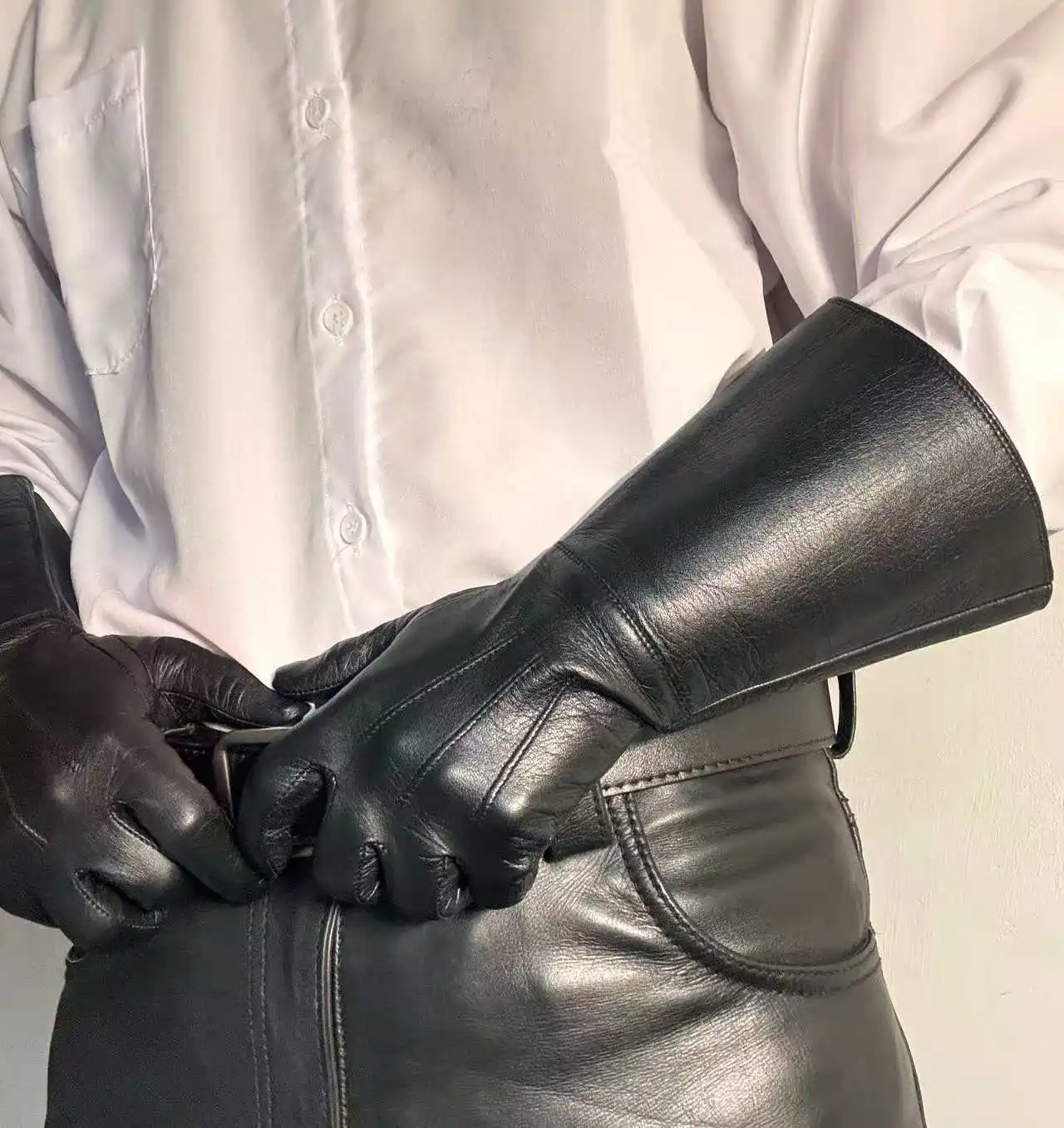 Men's Luxury Long Leather Gloves Genuine Lambskin Unlined Thin Soft Touchscreen Fitted Black Gloves for Motorcycle Riding Drive
