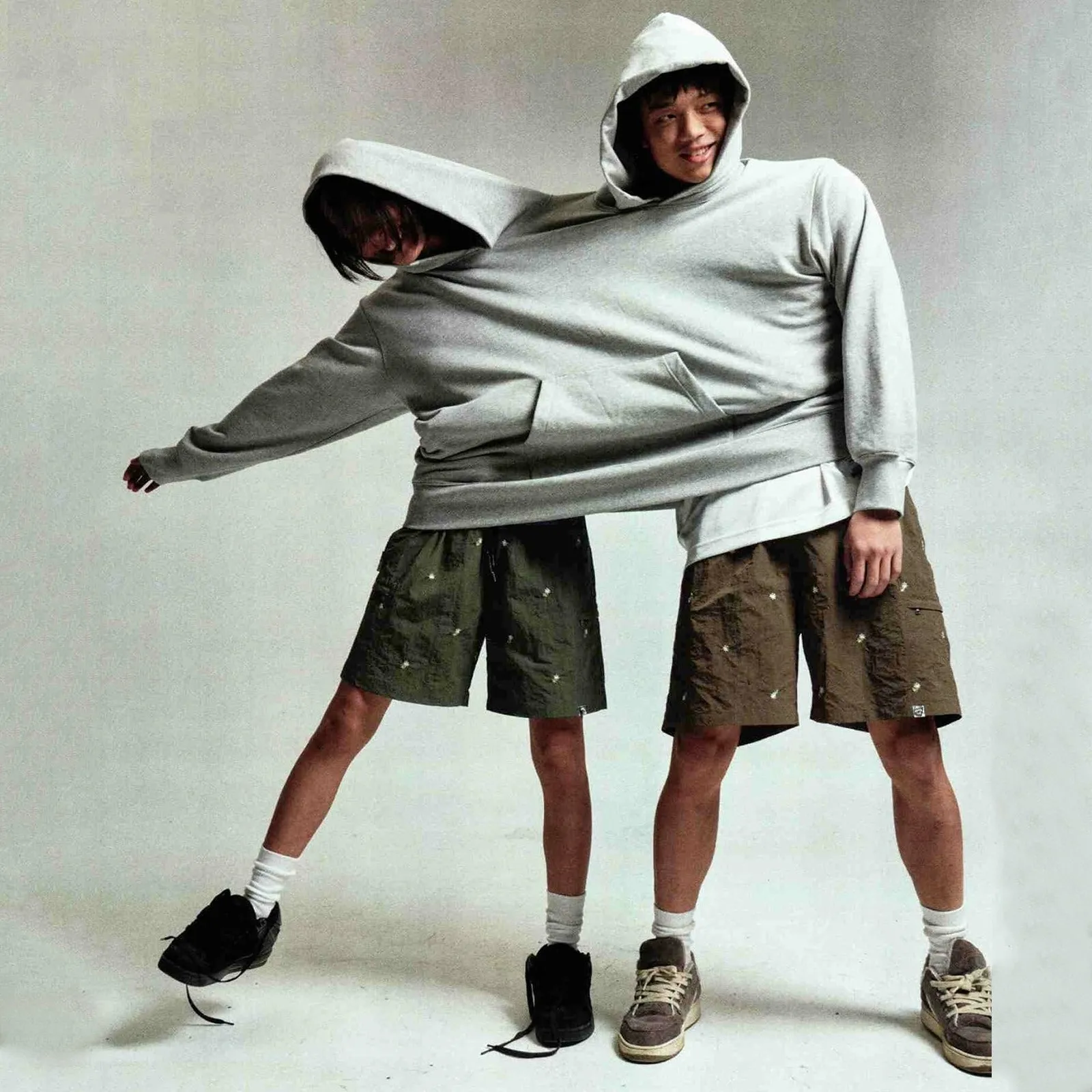 TIKTOK Same Hoodie Funny Couple Hooded Sweatshirt Oversize High Street Casual Pullover Fit Top For Two People Wearing Grey