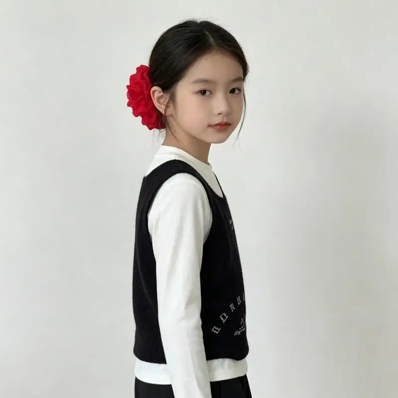 2026New girls' forest-themed outfit, stylish and fashionable autumn wear for children, super cute baby vest three-piece set