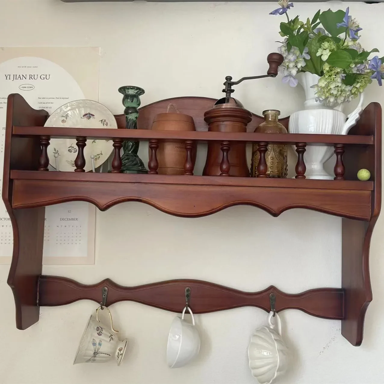 Portavasos antiguo de madera maciza retro americano, pared de celebridades de Internet, taza de té colgante, armario de almacenamiento para tazas de café