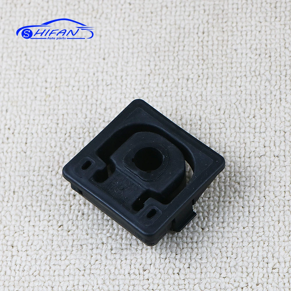 31439871 Engine Cooling Water Tank Connection Bushing Holder For Volvo V60 V90 XC90 S60 S90 XC60 2019 2020 2021 2022 2023 2024 - Image 2