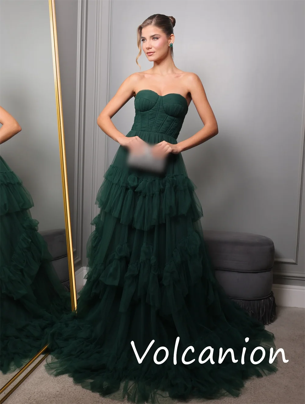 맞춤형 절묘한 단순 네트 플리츠 A 라인 끈이 없는 긴 드레스 맞춤형 행사 고품질 공식