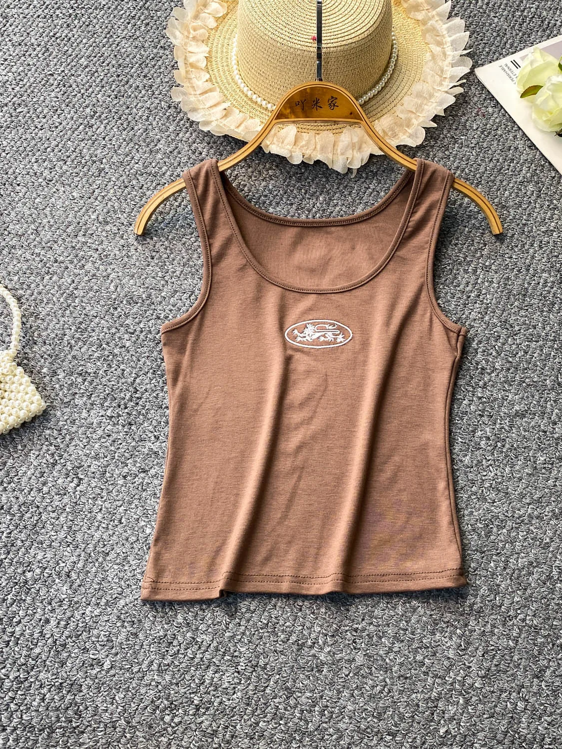 Fashionable Summer Knitted Sleeveless Vest Women's Inner Wear round Neck Dragon And Phoenix Embroidery Slimming Overhead Top