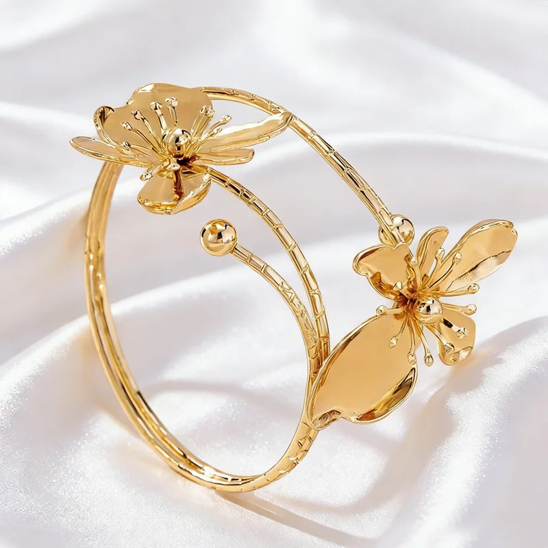 1 Piece of Three-Dimensional Floral Open Bracelet, Elegant Double-Layer Flower Bracelet, Hollow Butterfly-Shaped Bracelet, Summer Vacation Wrist Accessory