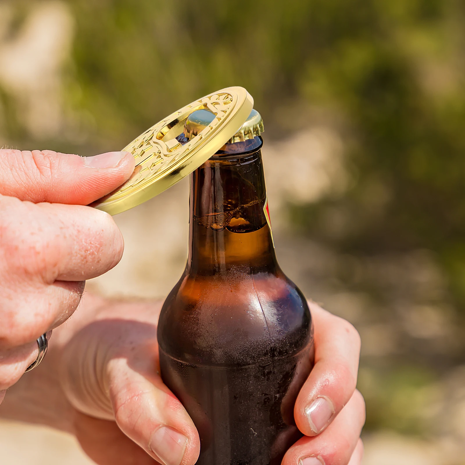 

Gold Medal Shaped Bottle Opener Fine Coating Material Creative Design Perfect Gift Beer Party Favor Metal Kitchen Bar