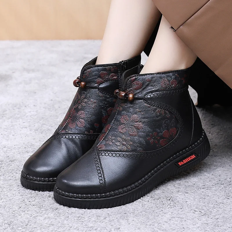 Modern Versatile Slip on Winter Boots Easy on And Off Style, Skidproof Waterproof Sole Light Warm for Various Cold Scenarios