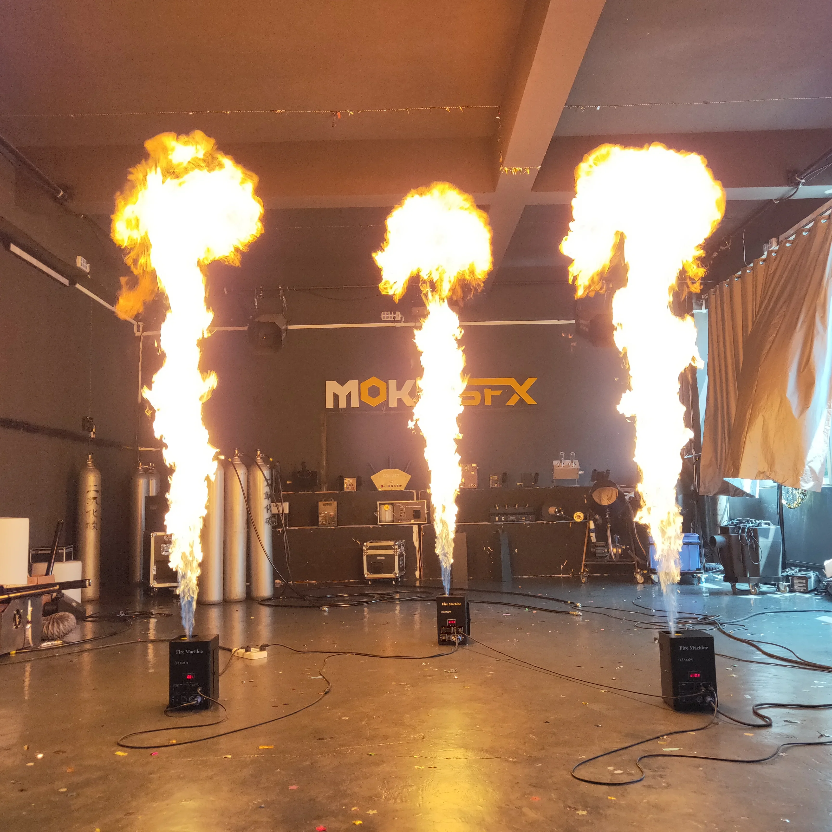 Vlam Machine Dmx Brand Machines Spray Fire Projector Event Machine Voor Nachtclub Professioneel Podium Dj Disco Tonen