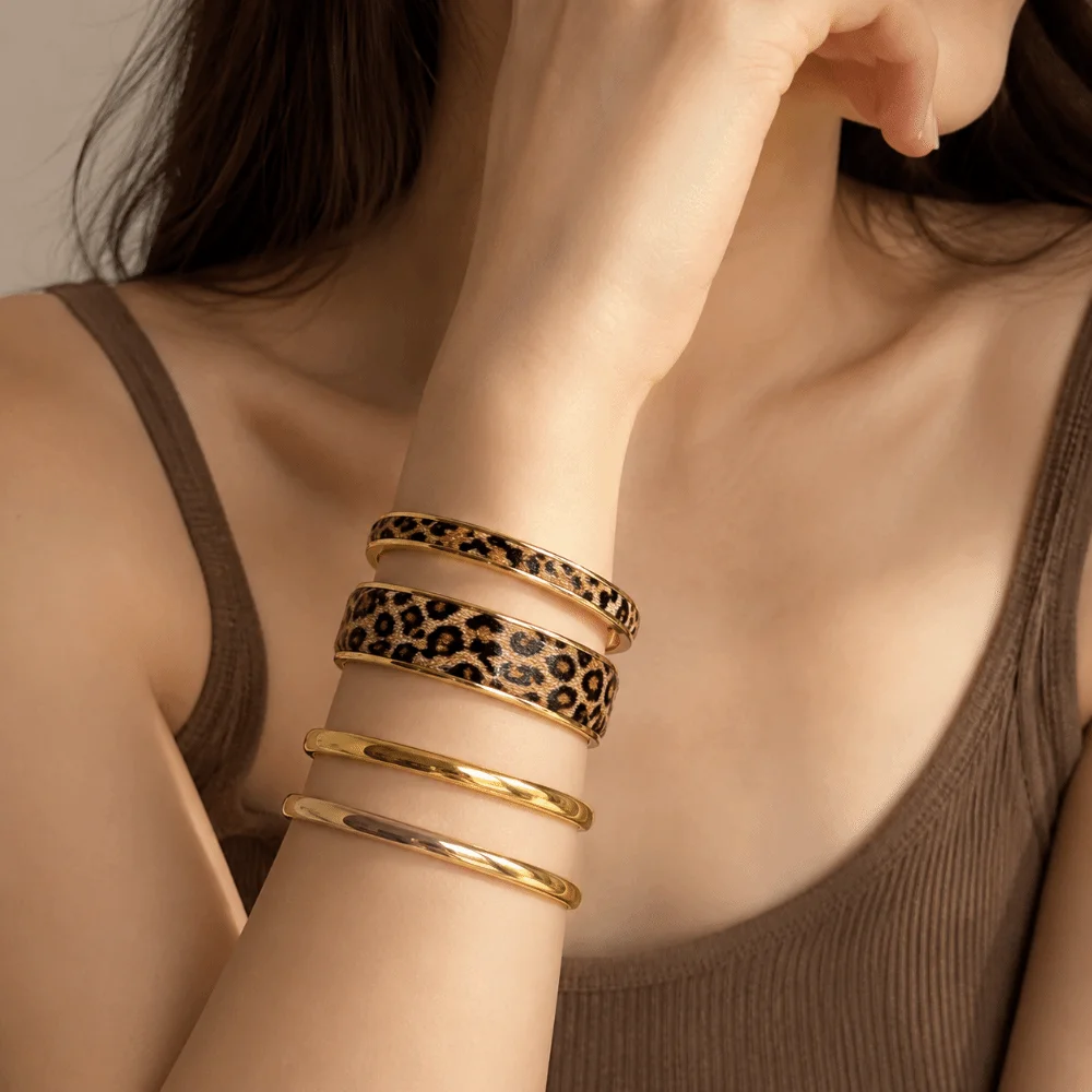 4Pcs Fashion Gold Color Leopard Print Bangle Set Elegant Bohemian Style Stacking Bracelets Open Bangle Jewelry Gift